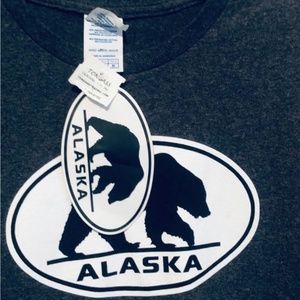 NWT Alaska T-Shirt w/Grizzly Decal